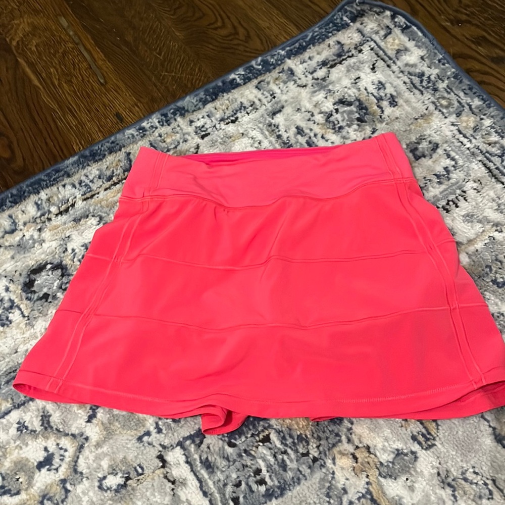 lululemon lip gloss pace rival tennis skirt